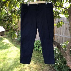 Navy blue Capri pixie pants